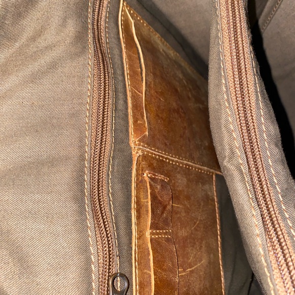 Hides Canada Tech Genuine Leather Slim Backpack
12x10 - Picture 8 of 14